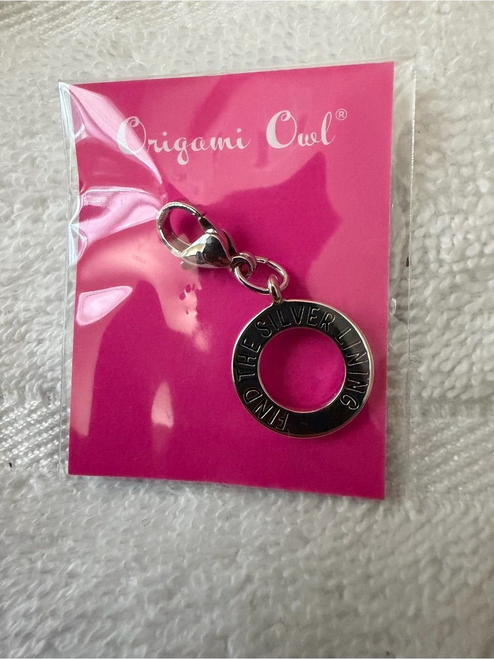 Origami Owl ~ ‘Find The Silver Lining' Circle Charm